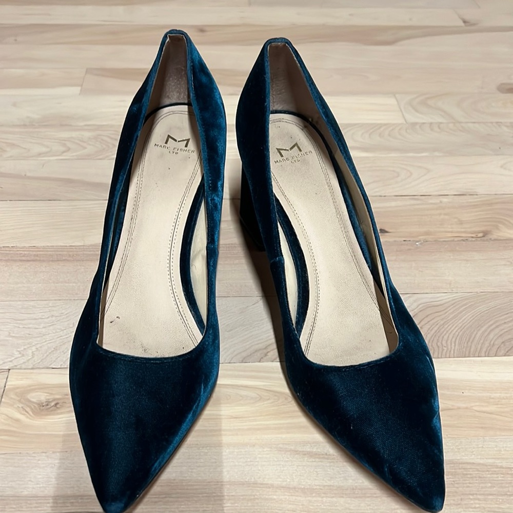 Emerald velvet Marc Fisher pumps